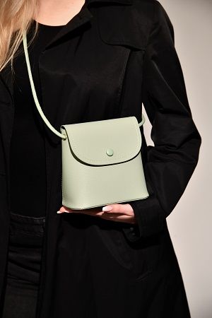 CROSS BODY